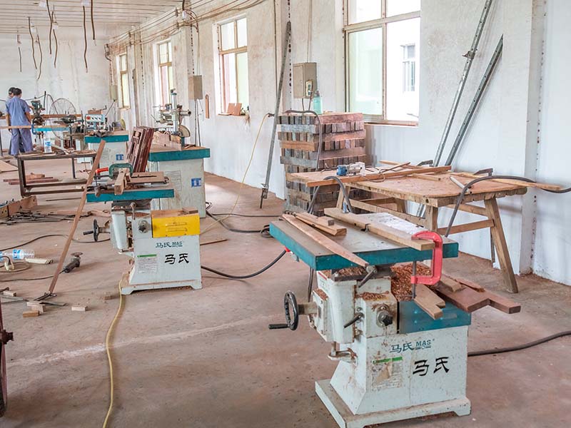 道外楼梯油漆修复费用