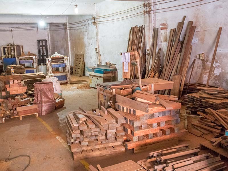 道外楼梯地板柜门的油漆修复-09